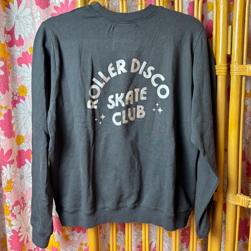 Like new ban.do Roller Skating Sweatshirt SZ M - Picture 2 of 4